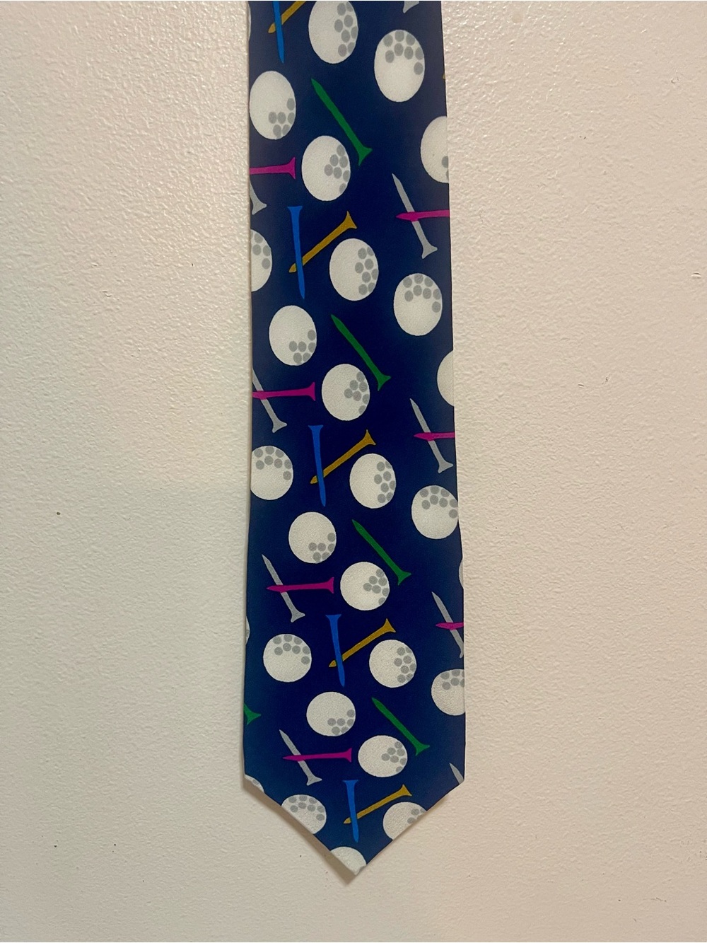 Lilian Vernon 100% silk golf print tie